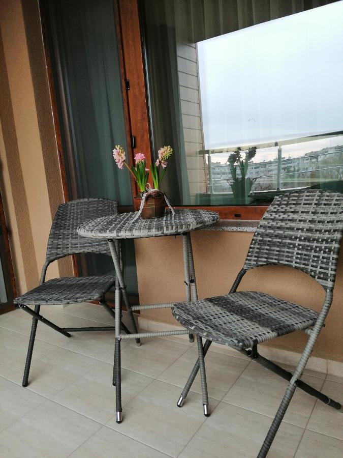 Ferienwohnung Sunny Burgas City Exterior foto